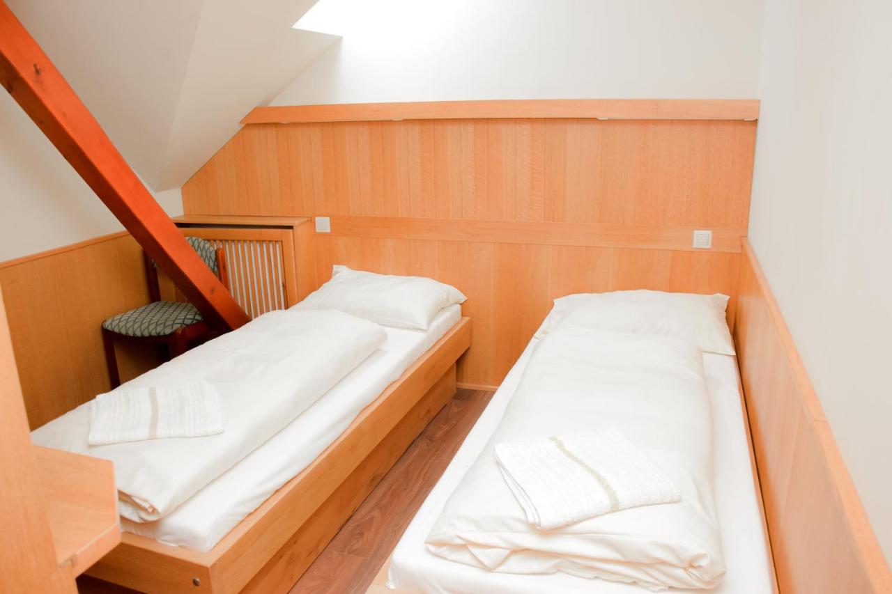 Csikar Csarda Es Panzio Hotell Kőszeg Eksteriør bilde